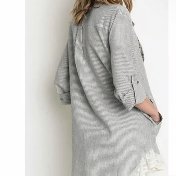 Umgee Gray and White Striped Button Up Tunic Top with Lace Trim - Picture 1 of 2
